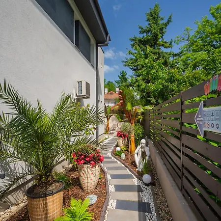Apartament Aragda 1 *